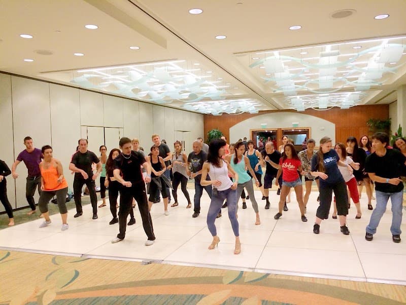 Mambo Groovin' Latin Dance Theater. Redwood City