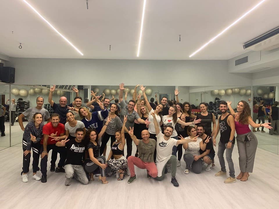 Scuola di Salsa e Bachata zona EUR - ROMA Salsadiferente. Roma Rm