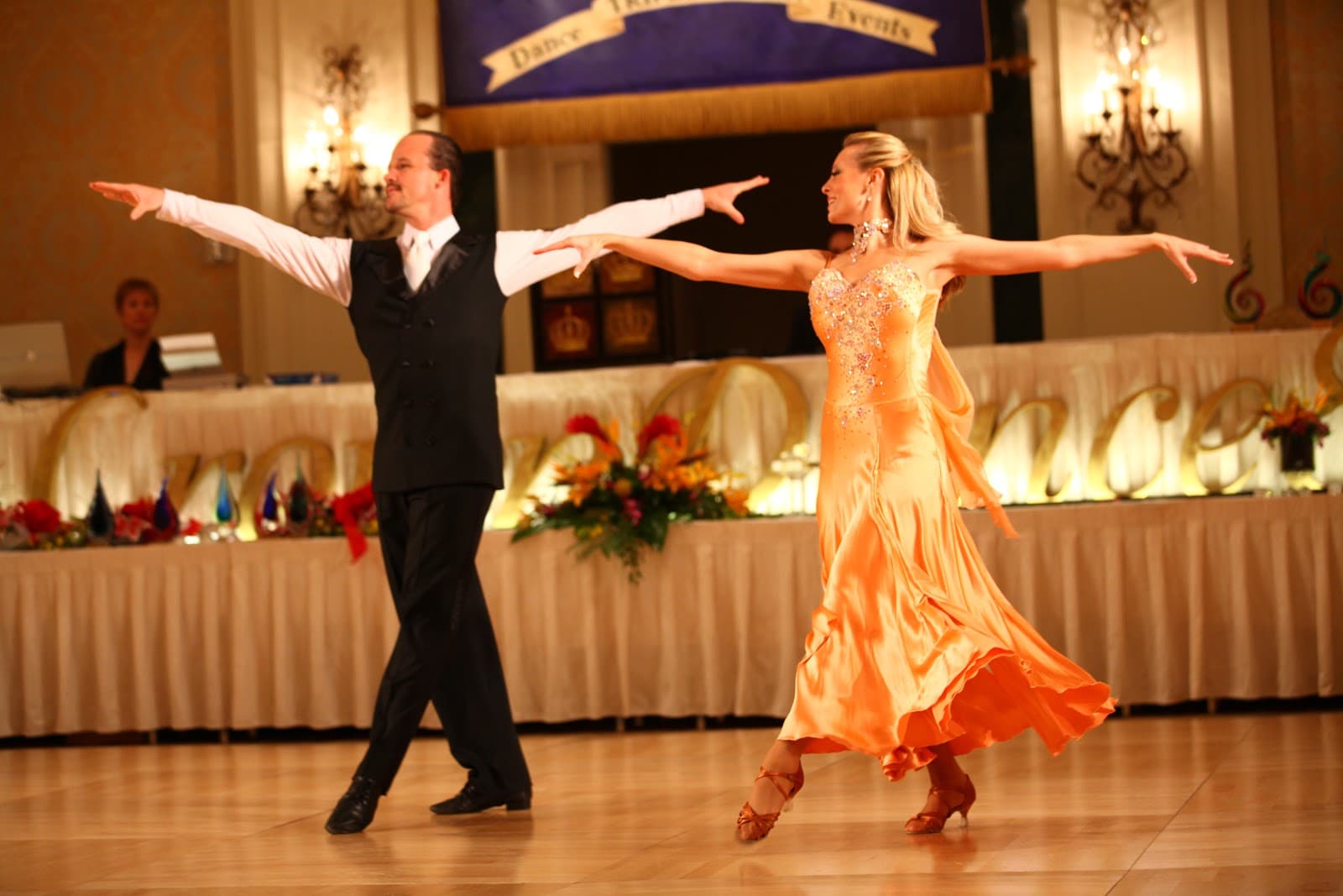 Live2Dance - Ballroom Dancing Lessons. Nashville, TN