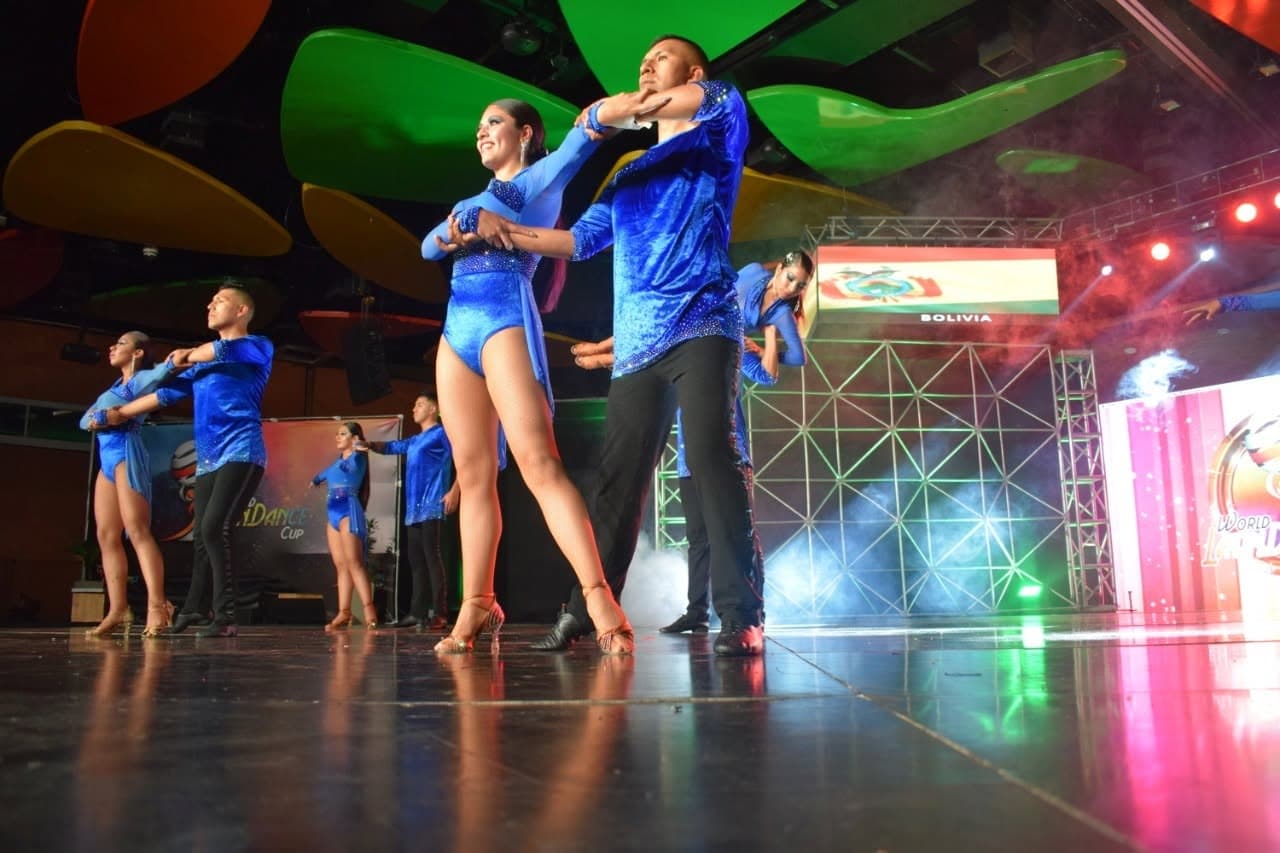 Bolivian Salsa Dancers. Municipio Nuestra Señora de la Paz