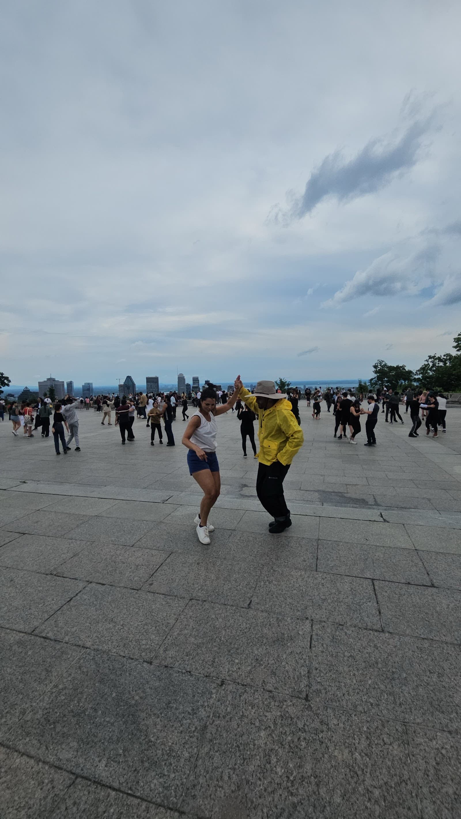Bachata Salsa Montréal. Laval