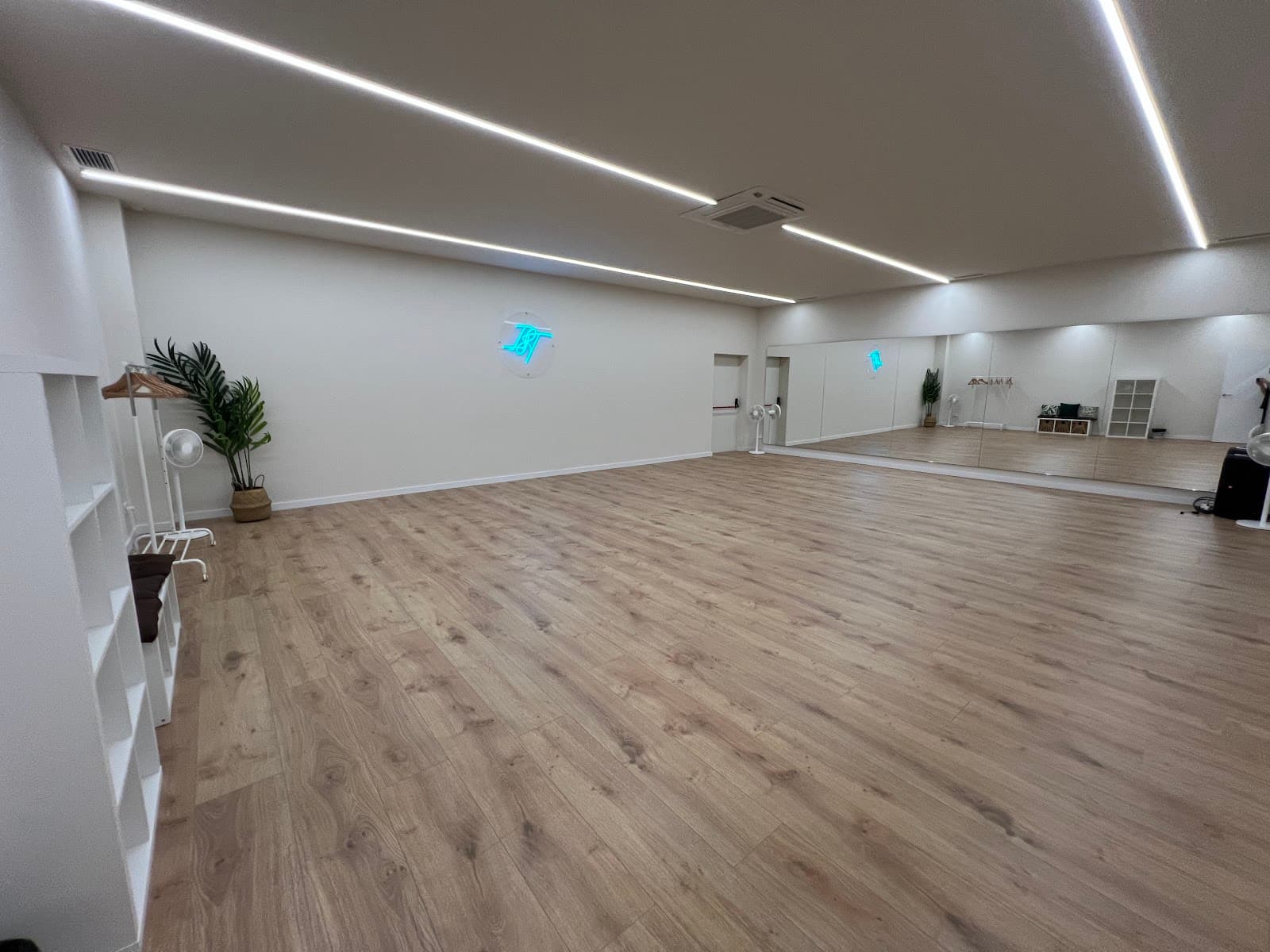 InfiniT Dance School - Clases de Bachata en Palma de Mallorca. Palma