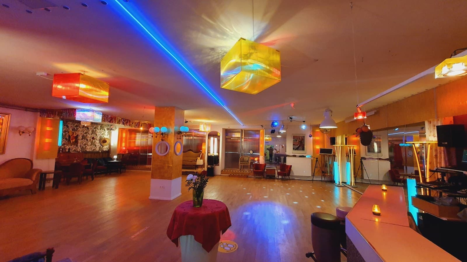 Zapatissimo | Salsa, Bachata Kurs Berlin. Berlin