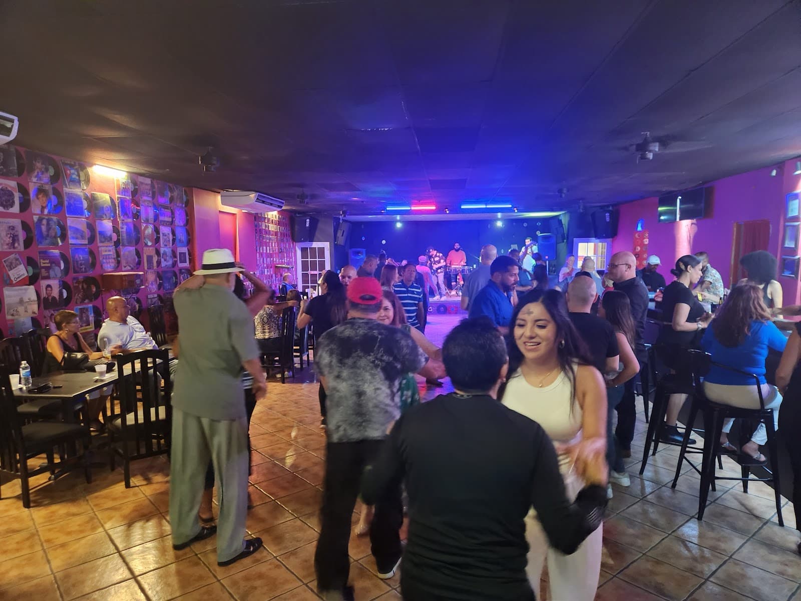 Música Bar & Lounge PR. San Juan, PR